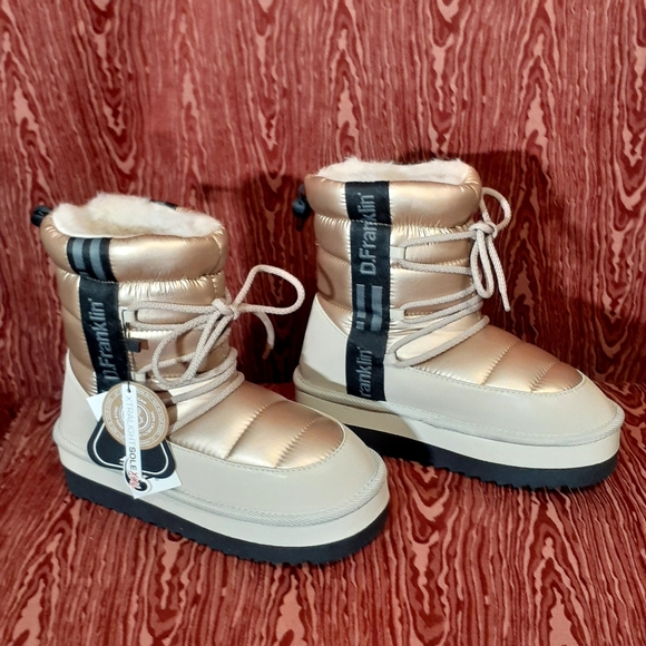 D. FRANKLIN NORDIC V.2 BOMB BEIGE CANVAS PLATFORM WOMEN'S SIZE 37/6 FASHION BOOT - Picture 1 of 14